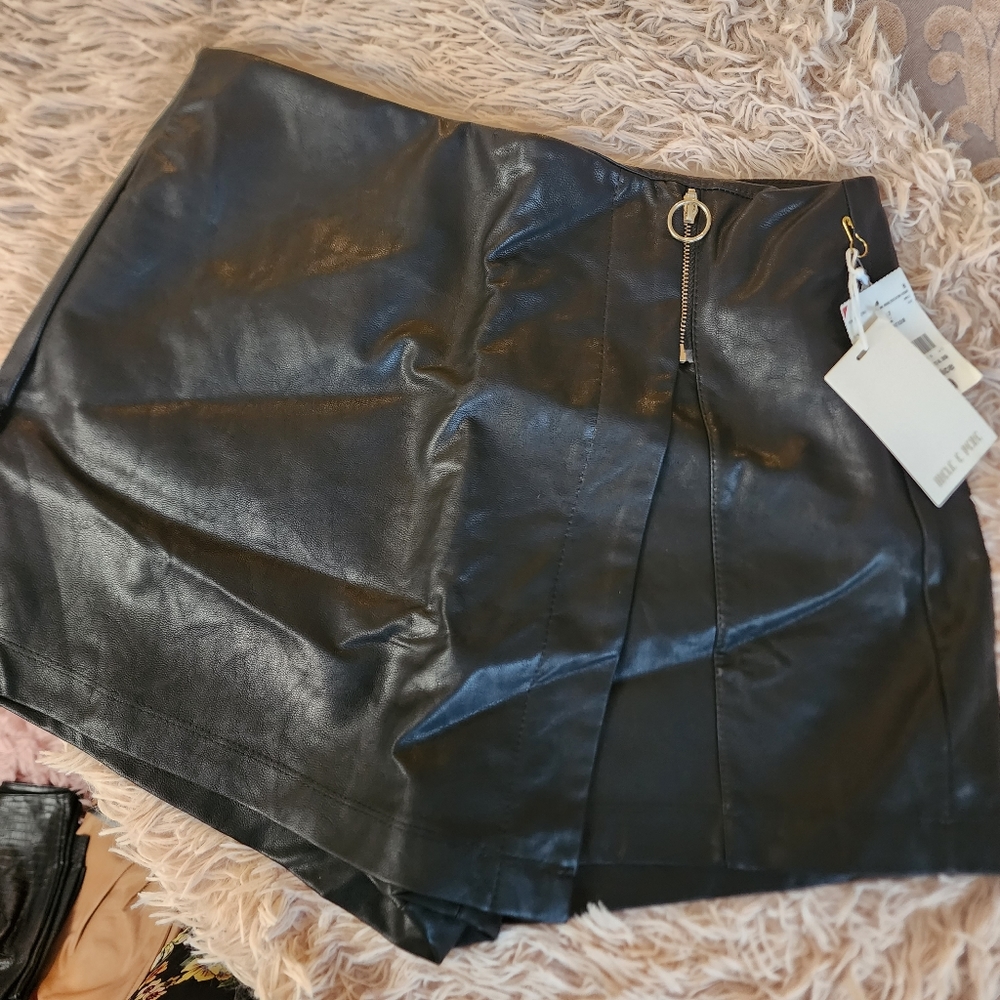 Leather black short